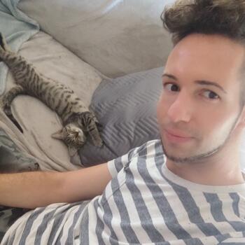 Babysitter in St. Pölten: Julian thomas
