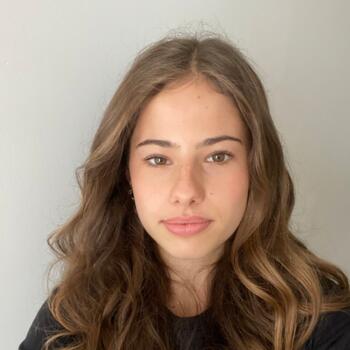 Baby-sitter Saint-Bernard (Ain): Léa