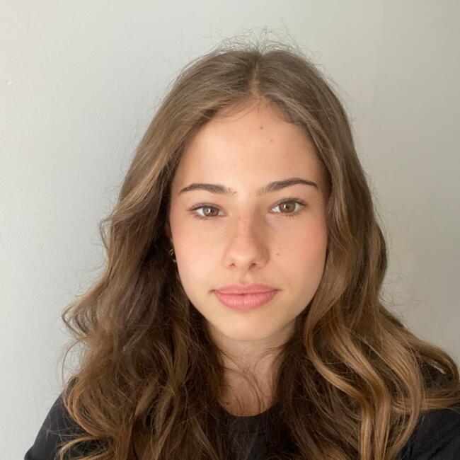 Babysitter in Saint-Bernard (Ain): Léa