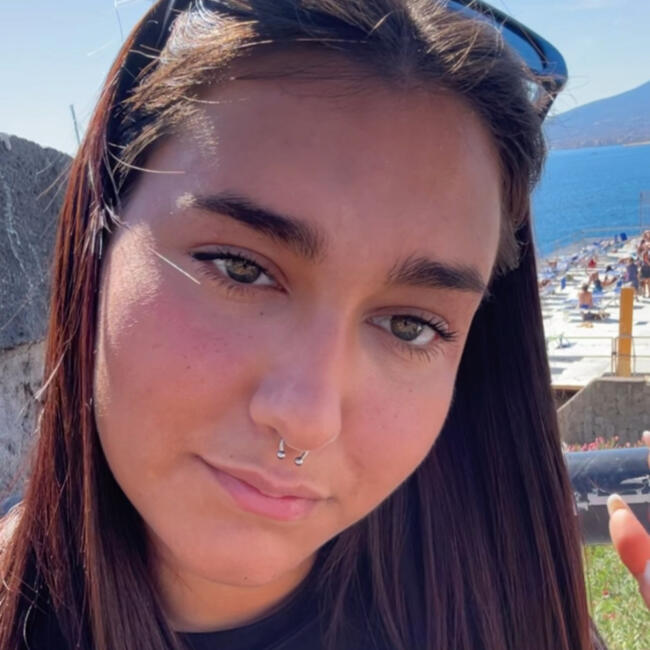 Babysitter in Rive: Miriam