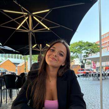 Babysitter in Caissargues: Louna