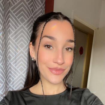 Babysitter Saint-Symphorien-sur-Coise: Karen