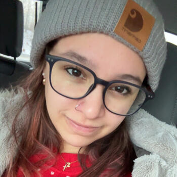 Babysitter in Youngstown: Jenna