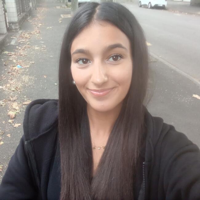 Babysitter in Vesoul: Ambre