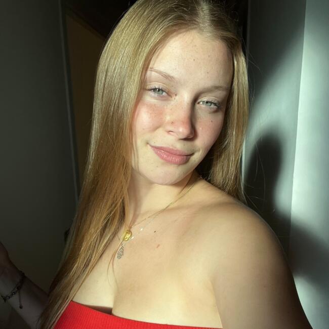 Babysitter in Les Roquetes: Veronica