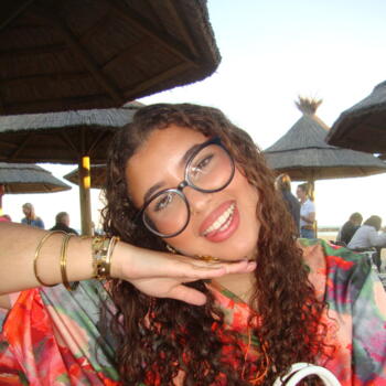 Babysitter Agde: Leila