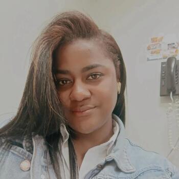 Babysitter Avilés: Yris