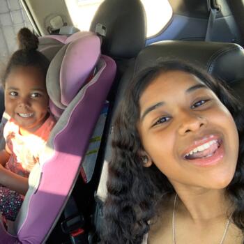 Babysitter in Los Angeles: Mila