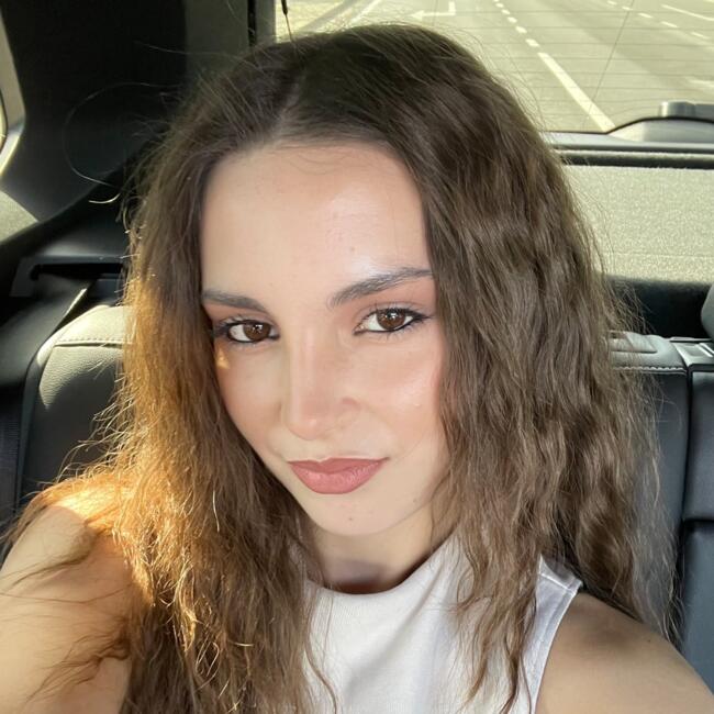 Babysitter in Eeklo: Musiqi