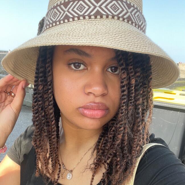 Babysitter in Draveil: Lourdes