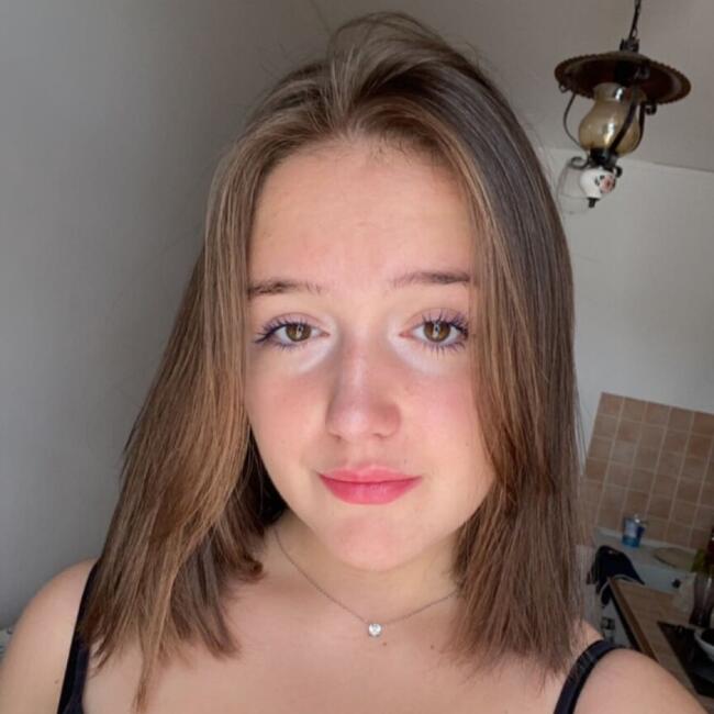 Babysitter in Courcouronnes: Alexia