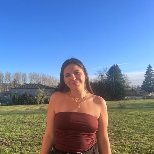 Babysitter in Talence: Tess