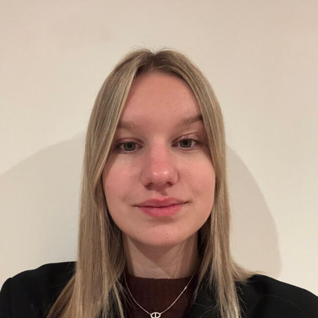 Babysitter in Branscourt: Chloé