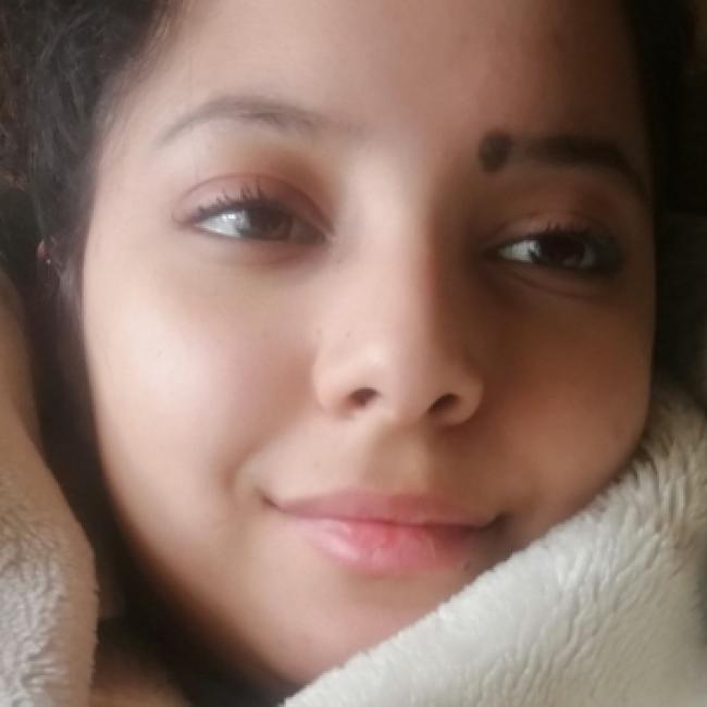 Charleroi 베이비시터: Sarah