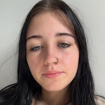 Babysitter in Bargara: Chloe