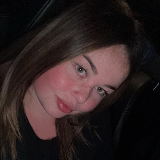 Babysitter in Sydney: Ella