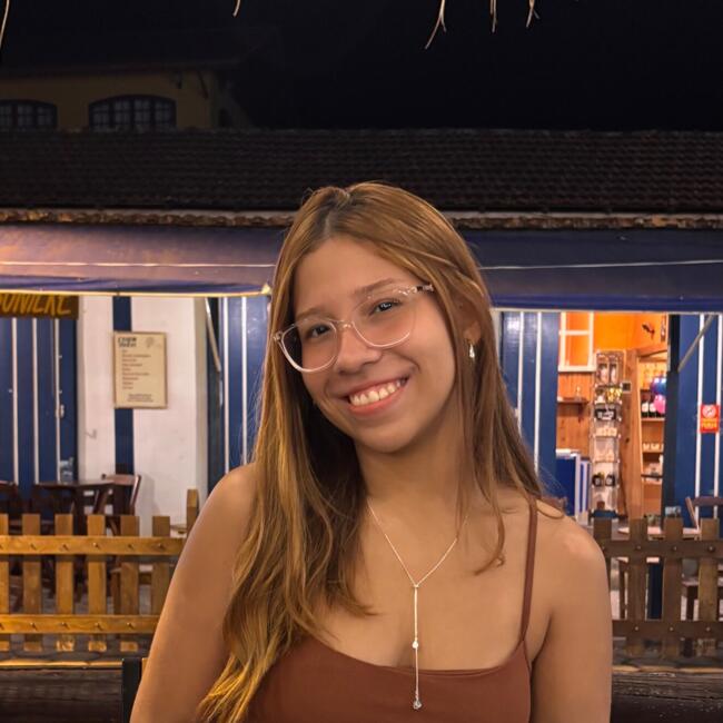 Babysitter in Macaé: Karla