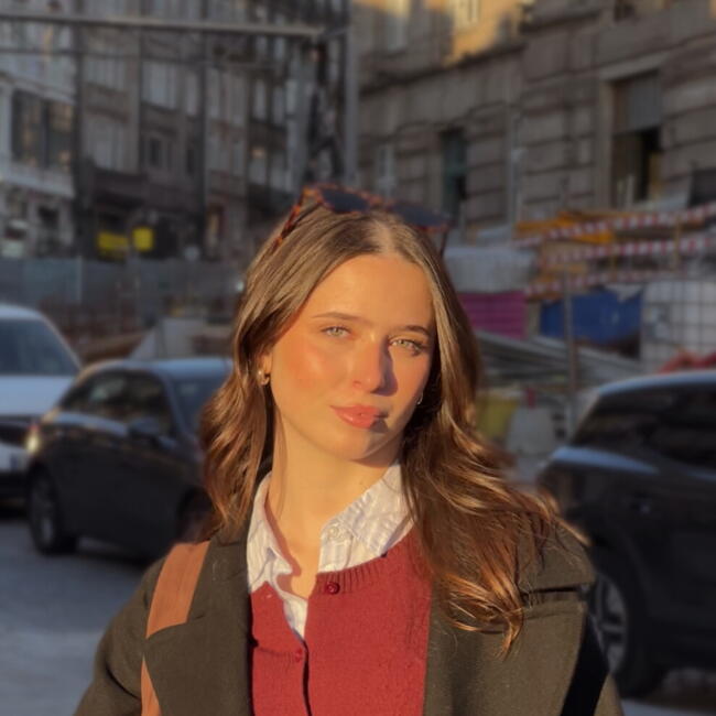 Babysitter in Felgueiras: Camila