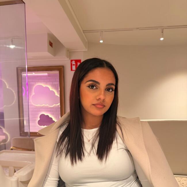 Babysitter in Evere: Aya