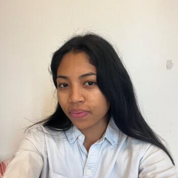 Babysitter in Paris: Nirina