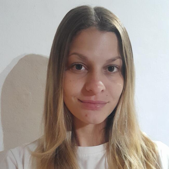 Babysitter in Funes: Agustina