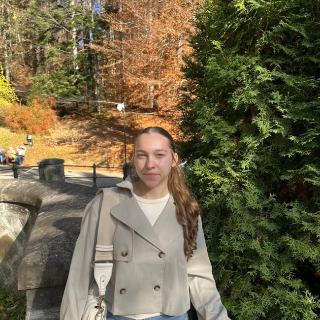 Babysitter in Rediu: Liya