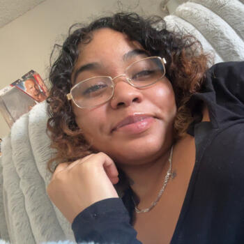 Babysitter in San Antonio: Yvette