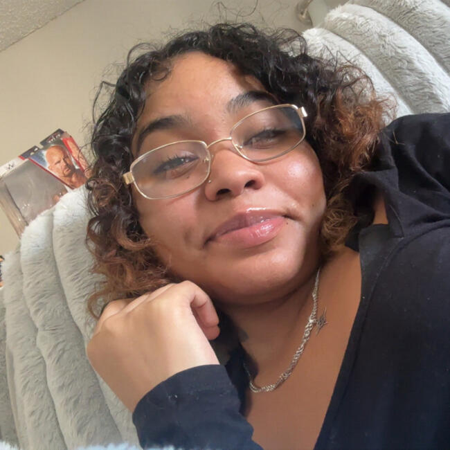 Babysitter in San Antonio: Yvette