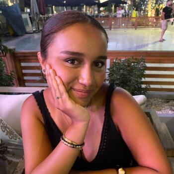 Babysitter in Issy-les-Moulineaux: Nour