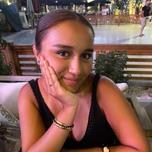 Babysitter in Issy-les-Moulineaux: Nour