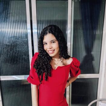 Babysitter in Olinda: Helen