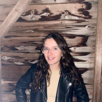 Babysitter in Saint-Nazaire: Emma