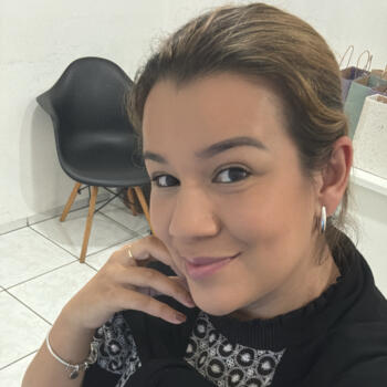 Babá em Balneário Camboriú: Adriana