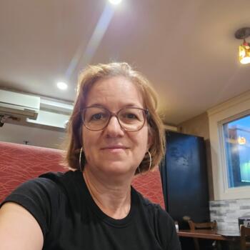 Job de garde d'enfants à Montréal: job de garde d'enfants Hakima