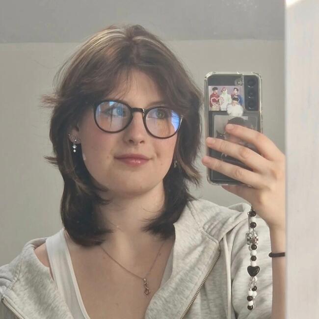 Babysitter in Gunpo: Julia