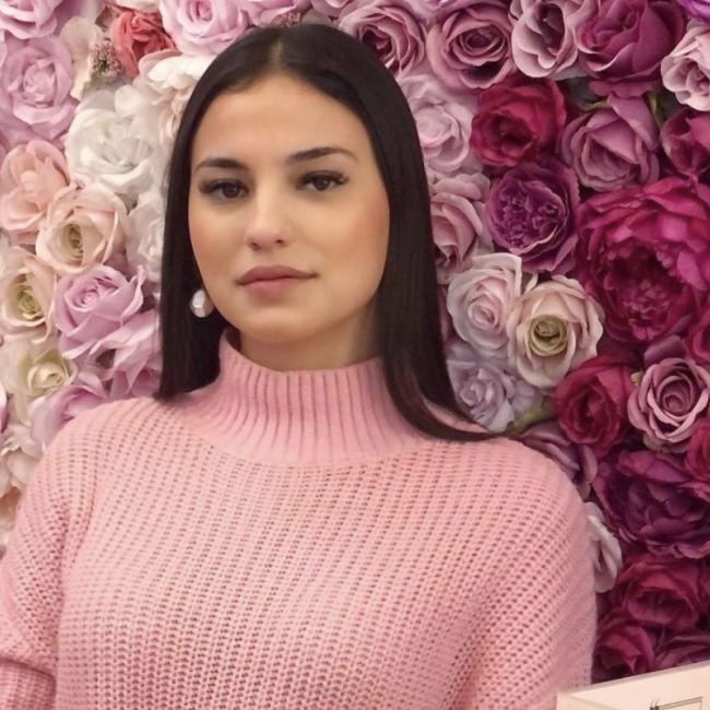 Babysitter in Namur: Yasmeen