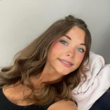 Babysitter in Dundalk: Jodi