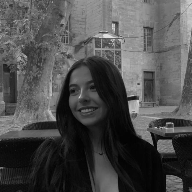 Babysitter in Paris: Salomé