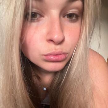 Babysitter in Alcester: Angel