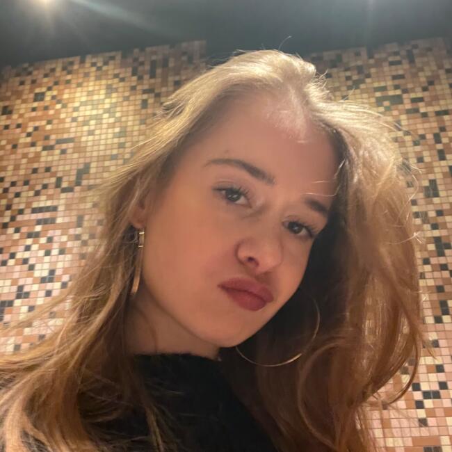 Babysitter in Bois-Colombes: Élise