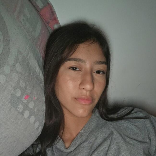 Babá em Manaus: Debora