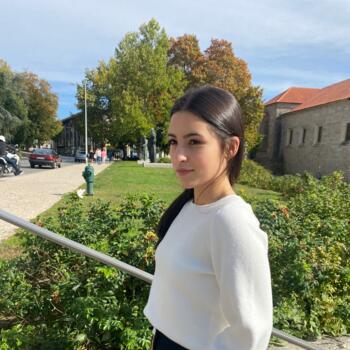 Babysitter em Vila do Conde: Adriana