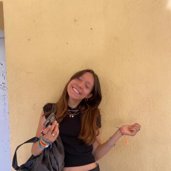 Babysitter in Aix-en-Provence: Victoria