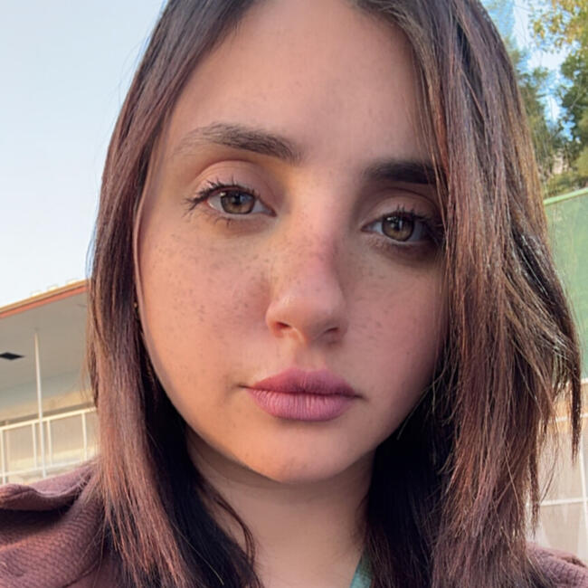 وظيفة جليسة أطفال في إمارة الشارقة: Raghad