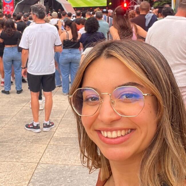 Babysitter em Castelo do Neiva: Juliana