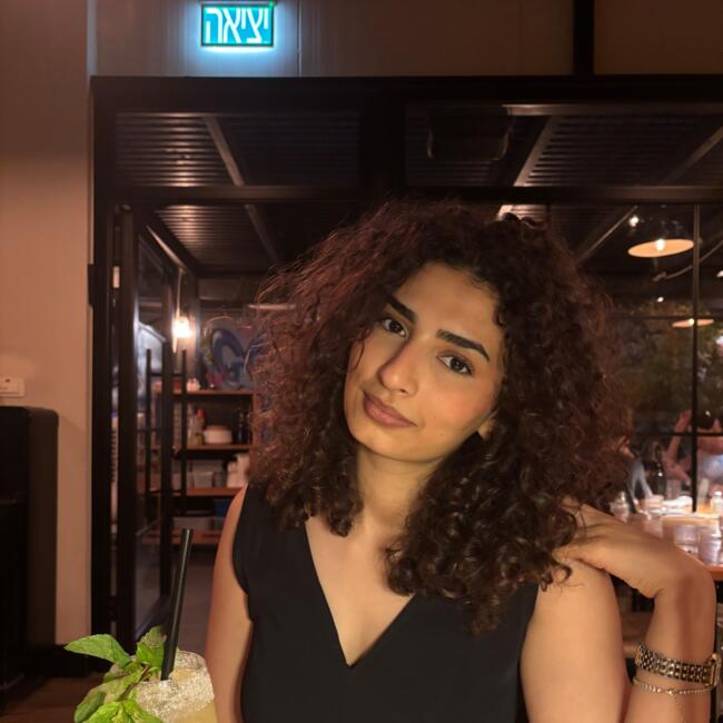 Babysitter in Bucharest: Dana