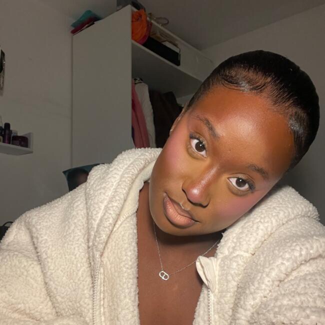 Babysitter in Cergy: Shanya