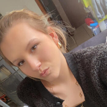 Babysitter Wormhout: Lea