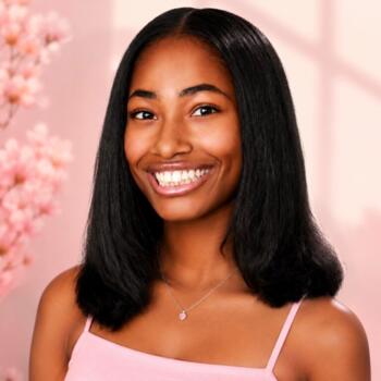 Babysitter in Moreno Valley: Amari
