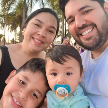 Emprego de babá em Brasília: emprego de babá Jéssica Larissa do Vale